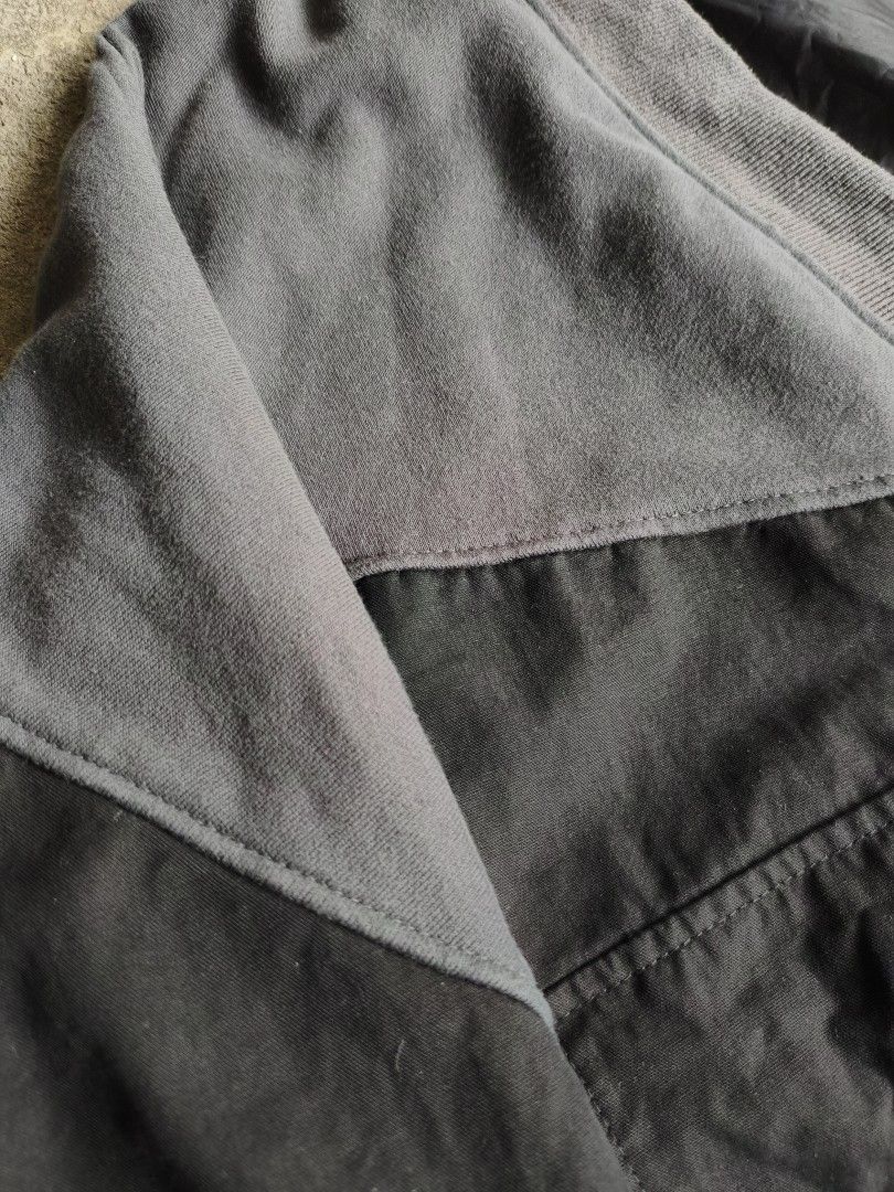 Two-tone Cardigan Jacket (Category: Coats, Jackets and Outerwear) located in Cavite. Submitted by benta.ni.jm (Listing ID 1461815623, Image 3). Description: Size: XL Dimensions: 27.5 x 27 Condition: 10/10 Color Rate: 10/10 Issue: 📩📩📩.