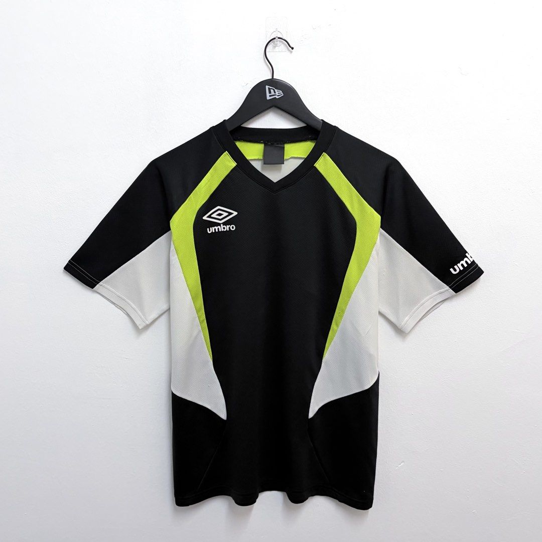 Umbro Jersey (Category: Activewear) located in Kuala Lumpur. Submitted by spadethrift (Listing ID 1461982933, Image 3). Description: M (P21 L27) Used Condition 👍🏻.