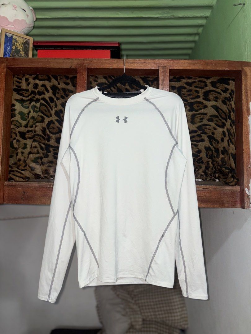 UNDER AMOUR COMPRESSION LONG SLEEVE (Category: Activewear) located in Manila. Submitted by triptothrift7 (Listing ID 1461974763, Image 2). Description: pm me for fast transaction! UNDER AMOUR COMPRESSION LONG SLEEVE for only 650 size large on tag best fit ng medium width 17 x 25 length no issue excellent condition need wash only check pictures color rate 9/10 mode of payment gcash or bank transfer location Biñan laguna.