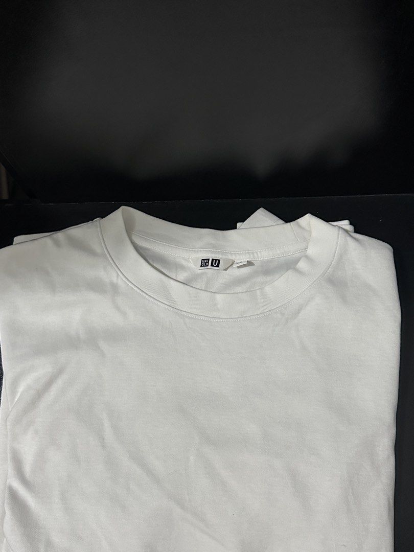 Uniqlo Airism (Category: Tshirts & Polo Shirts ) located in Bulacan. Submitted by fitloop_ph (Listing ID 1461818070, Image 3). Description: Uniqlo airism Color black & white Both like new Personal shirts not thrifted Both size Large 400 each.