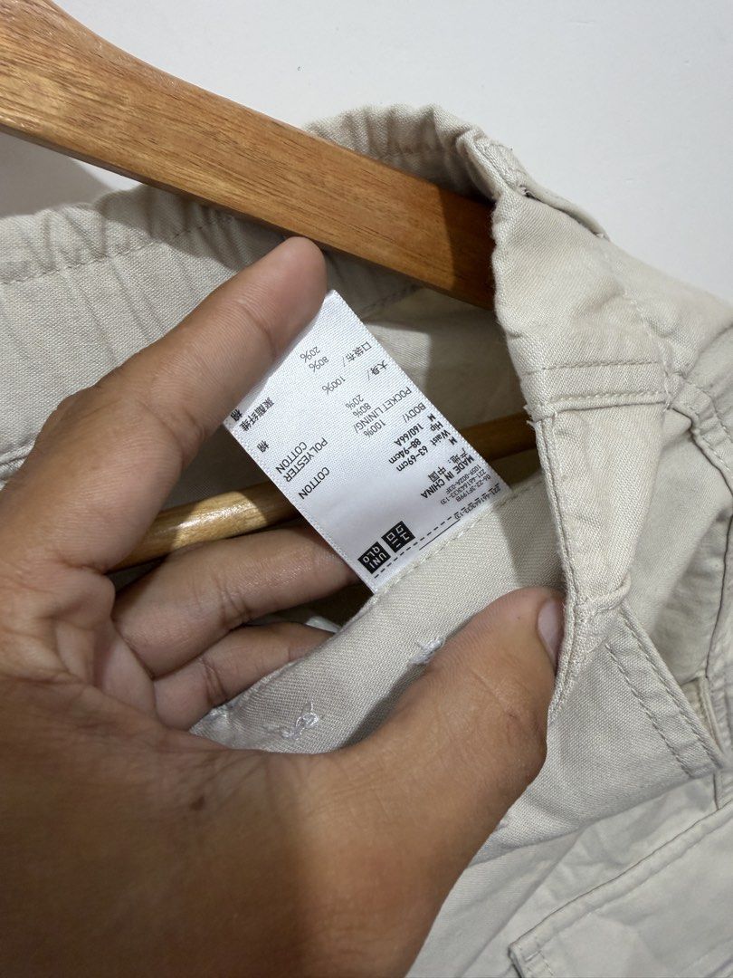 UNIQLO CARGO PANTS (Category: Chinos) located in Cebu City. Submitted by tambayanthriftshop (Listing ID 1461835911, Image 3). Description: Good as new Excellent condition No issue 10/10 28-30 38 length .