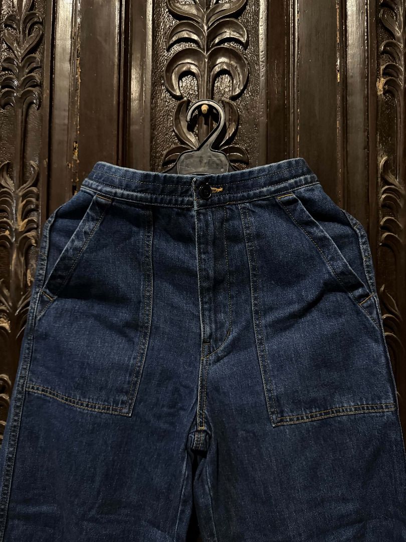 Uniqlo Denim Pants (Category: Jeans) located in Makati City. Submitted by thisjulia18 (Listing ID 1461841378, Image 2). Description: Like New! No Issues Size: Small Shipping via J&T Courier (50 pesos only).