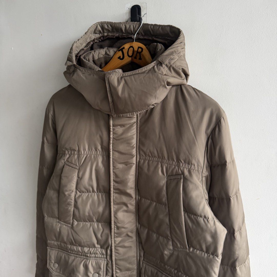 Uniqlo Down Puffer Jacket (Category: Coats, Jackets and Outerwear) located in San Fernando. Submitted by jorjorr (Listing ID 1461991244, Image 3). Description: Uniqlo Down Puffer Jacket Removable Hood Original 💯 Unisex Small on tag 22 width 28 length Best fit small to medium Excellent to new condition No issue Color may vary due to lighting P1,699.