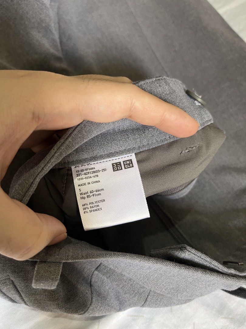 UNIQLO Grey Smart Ankle Pants (Category: Other Bottoms) located in Marikina City. Submitted by namicorner (Listing ID 1461946906, Image 3). Description: - UNIQLO Grey Smart Ankle Pants - Length: 35.5" ~~ > RFS - decluttering > Last price posted > NO RETURN/ NO EXCHANGE > Manage expectation as this is a preloved item..