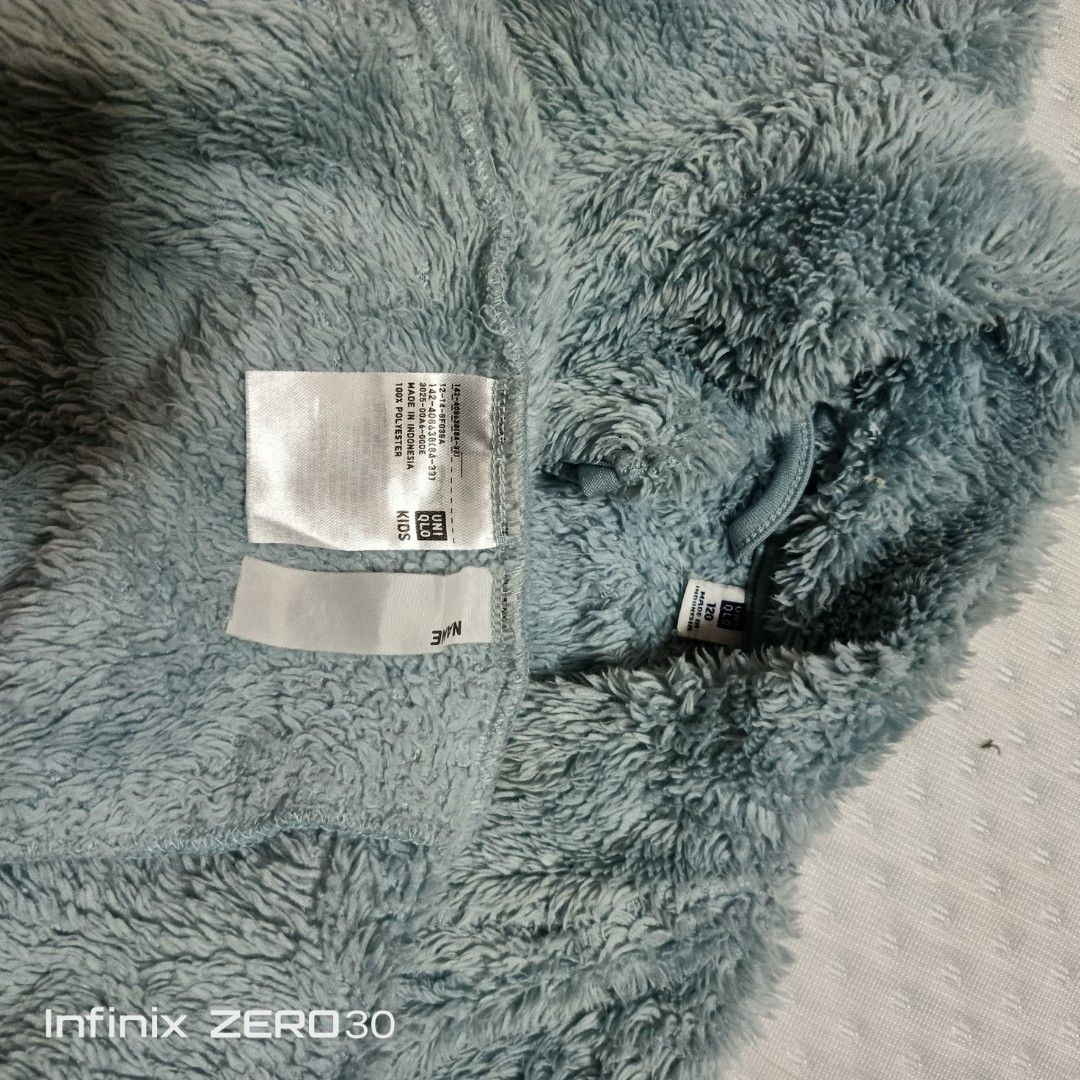 UNIQLO JACKET KIDS 120 (Category: Babies & Kids Fashion) located in Quezon City. Submitted by ahyaladyblue (Listing ID 1461967447, Image 2). Description: .