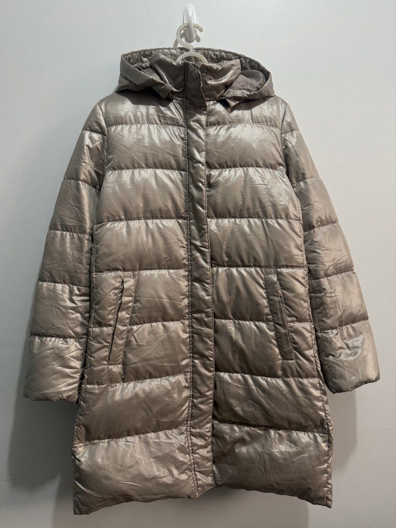 Uniqlo Long Puffer Jacket Women Medium (Category: Coats, Jackets and Outerwear) located in Balanga. Submitted by winterlab_ph (Listing ID 1461850853, Image 1). Description: W 18.5 L 33 Missing Belt and Fur No other Issues.