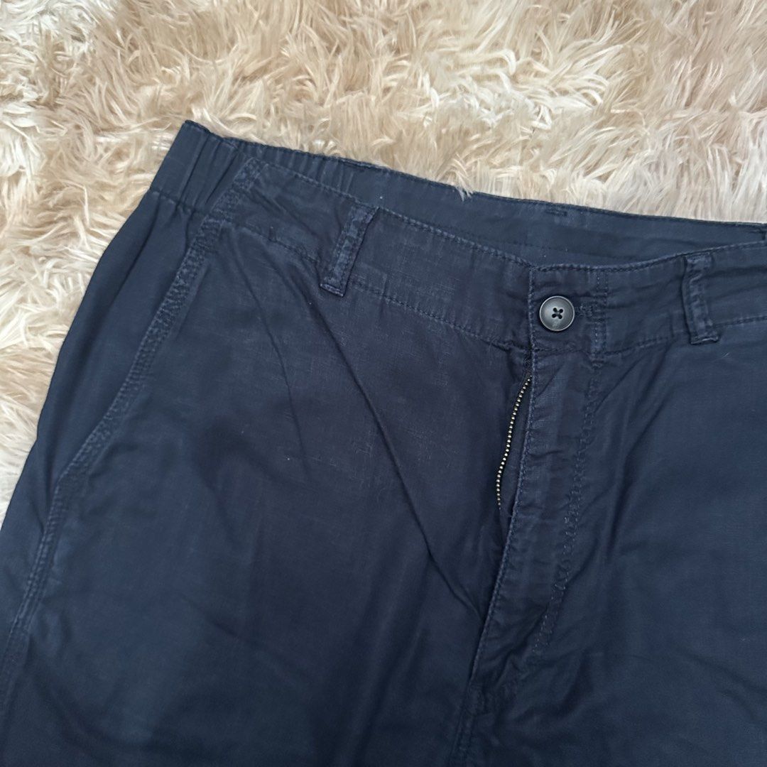 Uniqlo Navy Linen Trousers (Category: Other Bottoms) located in Cainta. Submitted by tooonico (Listing ID 1461935409, Image 2). Description: RFS: Not my size anymore MOP: GCash/Maya/Maribank/UB .