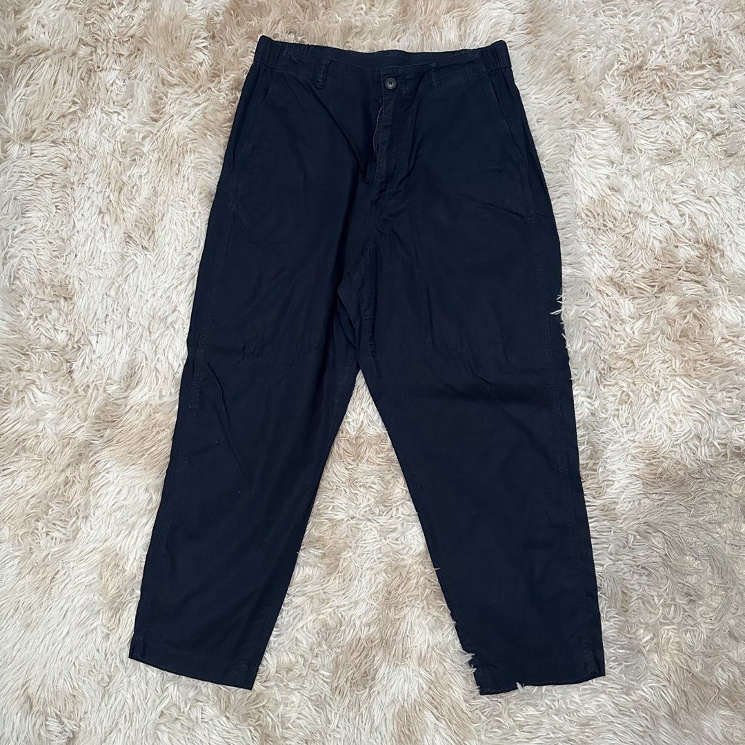 Uniqlo Navy Linen Trousers (Category: Other Bottoms) located in Cainta. Submitted by tooonico (Listing ID 1461935409, Image 1). Description: RFS: Not my size anymore MOP: GCash/Maya/Maribank/UB .