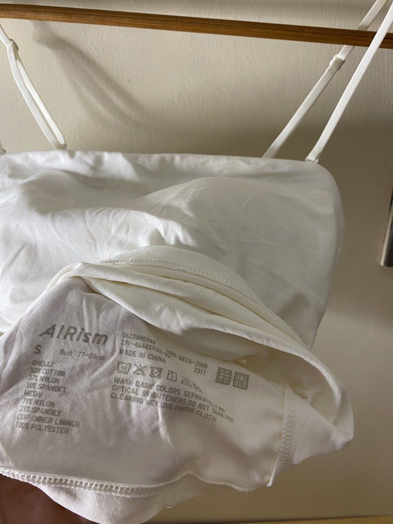 Uniqlo padded crop S a88 (Category: Activewear) located in Baguio. Submitted by buyforless_2600 (Listing ID 1461959986, Image 2). Description: .