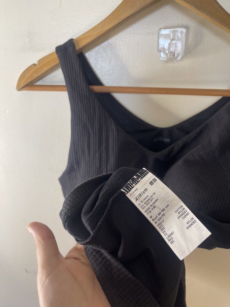 Uniqlo ribbed padded top M a49 (Category: Sleeveless) located in Baguio. Submitted by buyforless_2600 (Listing ID 1461864449, Image 3). Description: .