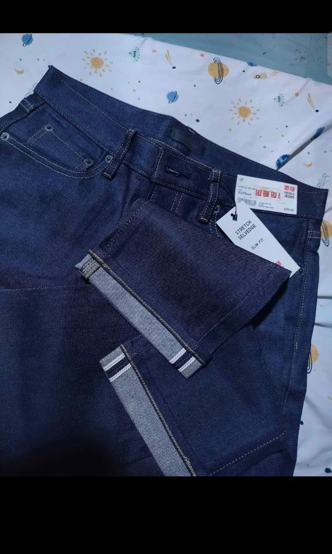 Uniqlo selvedge jeans (Category: Jeans) located in General Trias. Submitted by hungariancheesecake (Listing ID 1461868359, Image 1). Description: 31-32 42 7.
