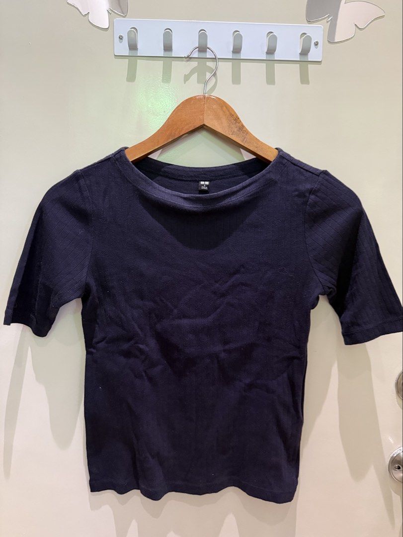 Uniqlo Shirt Navy Blue (Category: Shirts) located in Batangas. Submitted by nikowole (Listing ID 1461888101, Image 2). Description: .