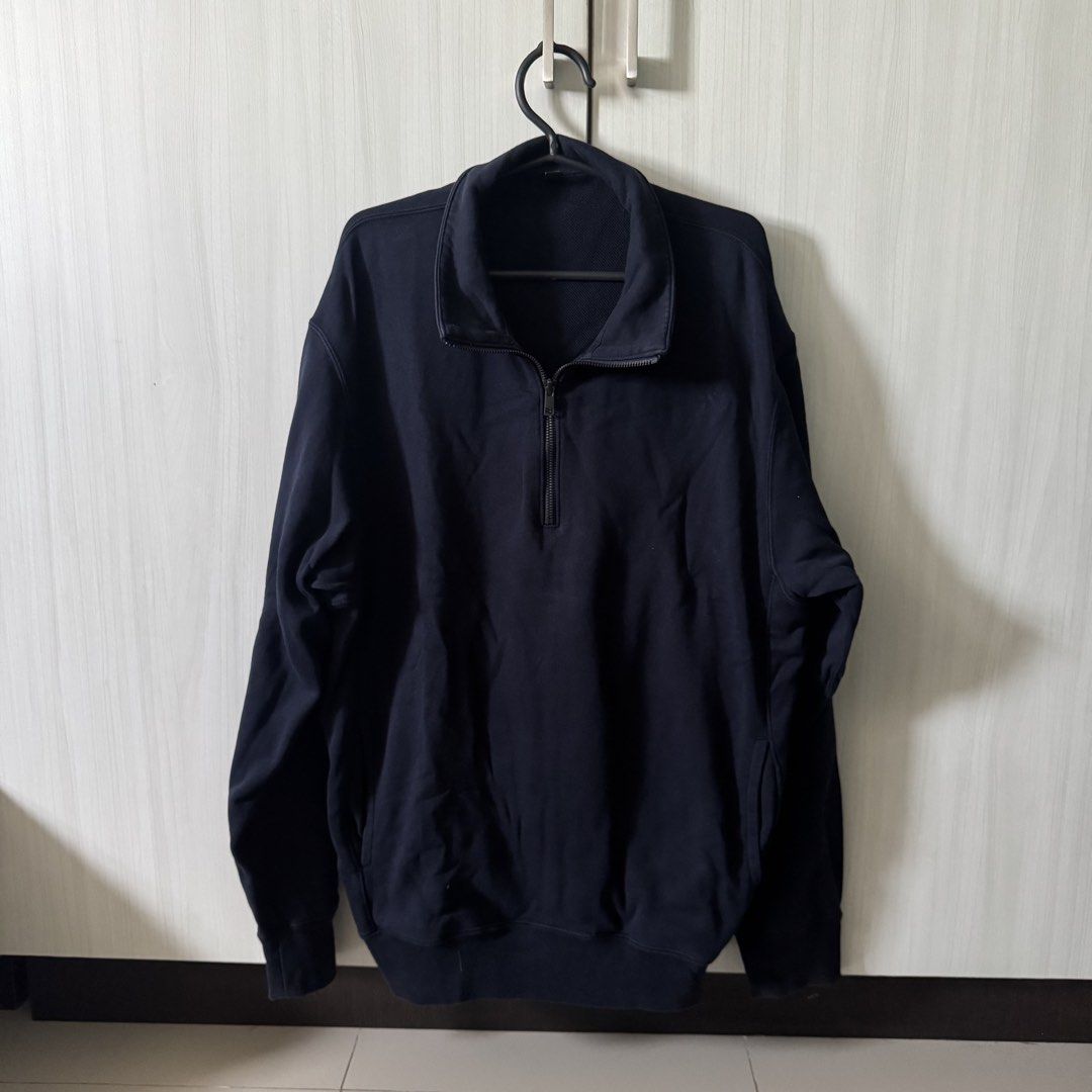 UNIQLO SWEAT HALF-ZIP PULLOVER (Category: Coats, Jackets and Outerwear) located in Quezon City. Submitted by sanchumico_ (Listing ID 1461902721, Image 1). Description: UNIQLO SWEAT HALF-ZIP PULLOVER Size M | Used No hidden flaws SELLING: ₱990 SRP: ₱1990 🚛 Lalamove, J&T, LBC 📍 Fairview, Quezon City .