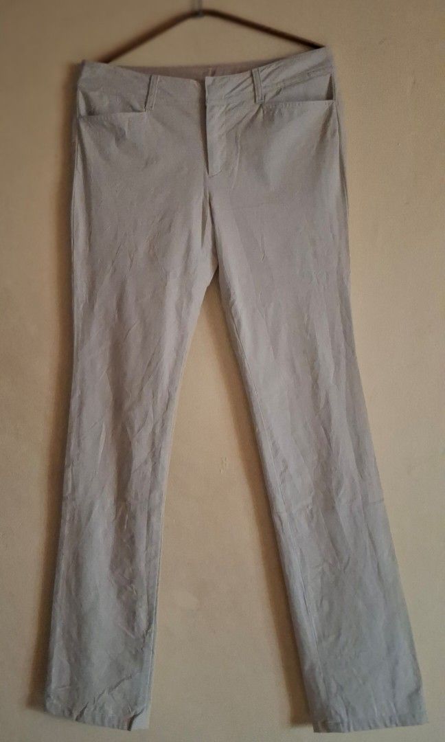 Uniqlo Ultra Stretch Pants (Category: Jeans) located in Caloocan City. Submitted by haydee88 (Listing ID 1461822309, Image 1). Description: 🍒size on tag: 160/66A 🍒color: Beige.