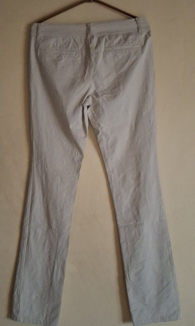 Uniqlo Ultra Stretch Pants (Category: Jeans) located in Caloocan City. Submitted by haydee88 (Listing ID 1461822309, Image 2). Description: 🍒size on tag: 160/66A 🍒color: Beige.