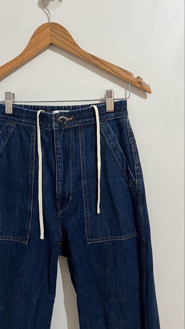 Uniqlo wide leg jeans (Category: Jeans) located in Manila. Submitted by ourburstingwardrobe_ (Listing ID 1461887377, Image 2). Description: Size S Fits up to 26” waist Good as new.