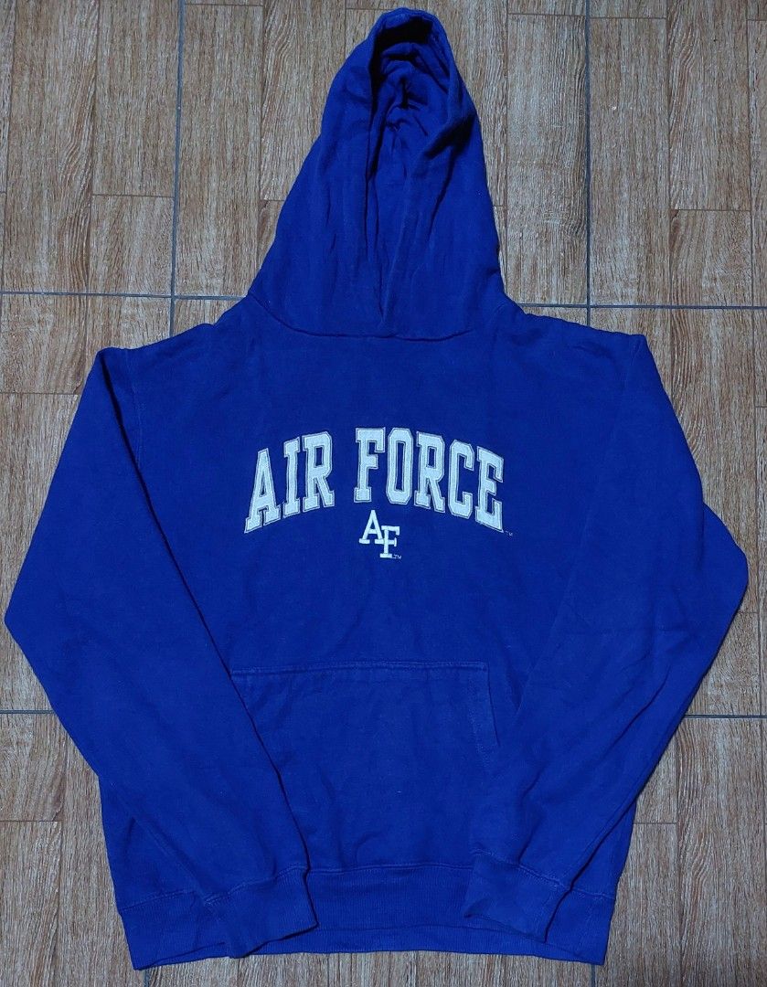 US Air Force Hoodie (Category: Activewear) located in Baguio. Submitted by wagwagan_001 (Listing ID 1461908669, Image 1). Description: excellent small 22 x 26.