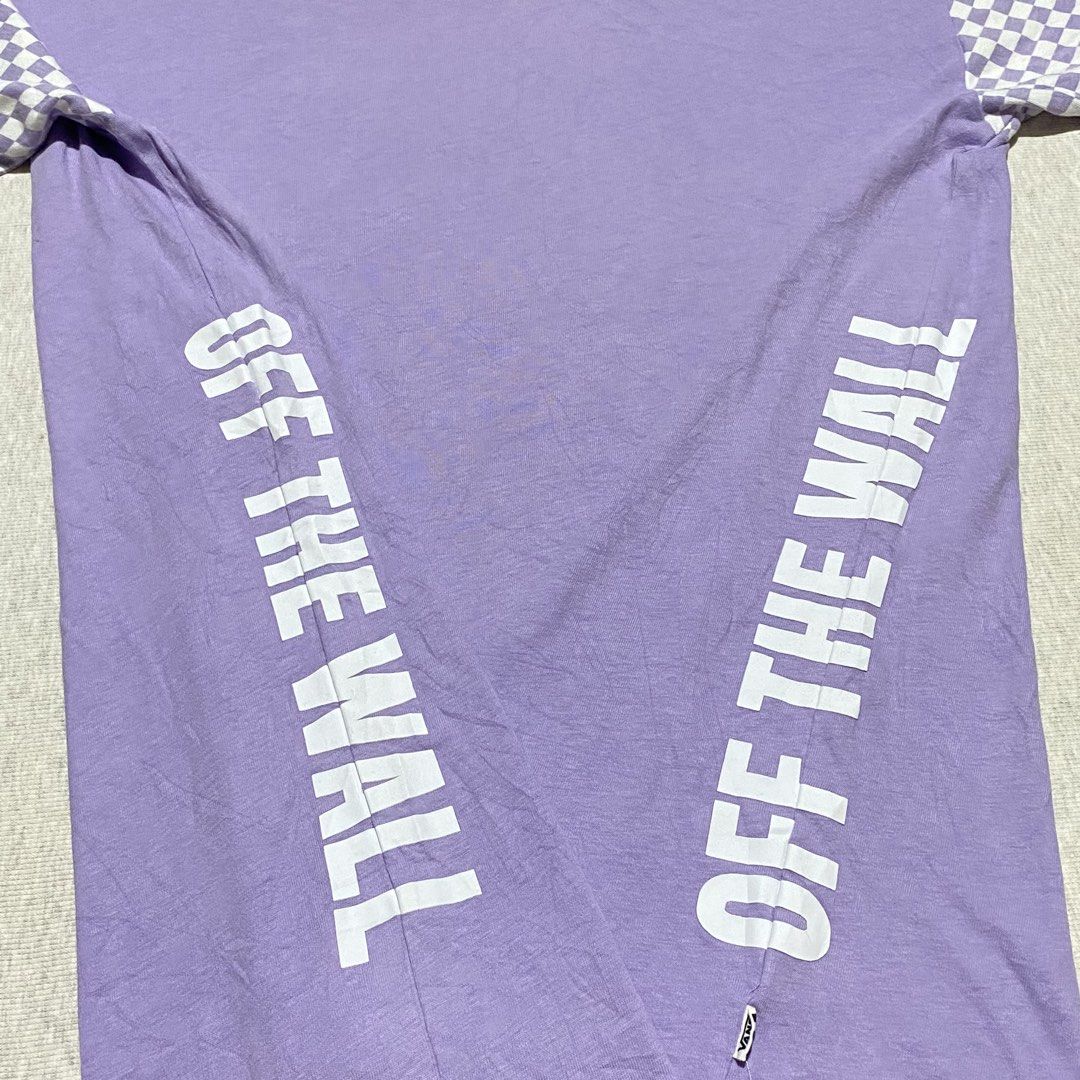Vans Off The Wall (Category: Shirts) located in Mabalacat. Submitted by stellargarments (Listing ID 1461833745, Image 2). Description: L - 30 W - 21 Condition - 9/10 Mismong tela yung checkered Buong buo logos With patch logo Smooth pa tela With nechtag but cut lang maraming washtags Need wash fresh from bale.