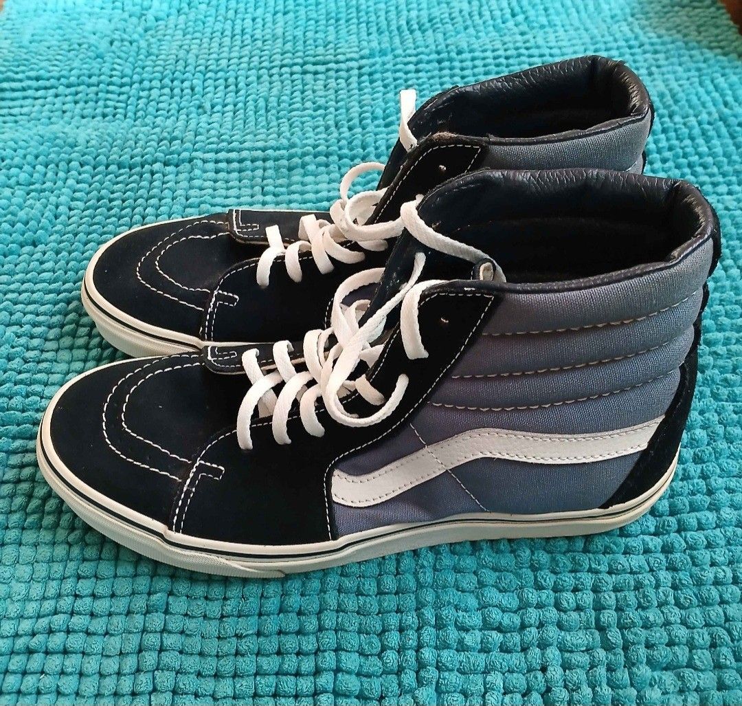 VANZ SK8-HI (Category: Sneakers) located in Manila. Submitted by dexterrino81325 (Listing ID 1461966012, Image 3). Description: VANZ SK8-HI .. Size 8.5 * bihira lang nagamit * medyo nabakbak yung balot sa loob * hindi pudpod ang ilalim Bought in Vanz Robinsons Emita Reason for Selling: Wrong Size Price: 3,500 Non-Negotiable ‼️‼️ Pandacan Manila Area!.
