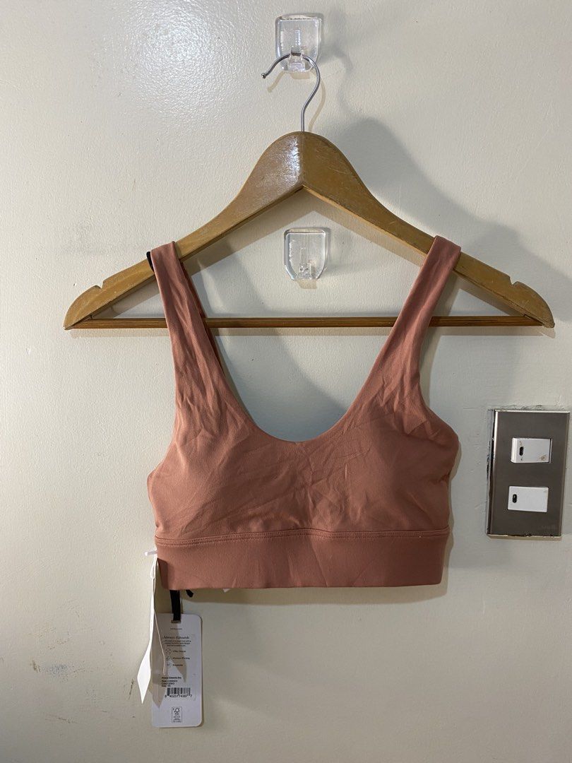 Varley padded sportswear S a63 (Category: Activewear) located in Baguio. Submitted by buyforless_2600 (Listing ID 1461944703, Image 1). Description: .