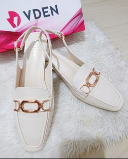 (Category: ) located in . Submitted by chloesukaycollection (Listing ID 1461843964, Image 1). Description: .