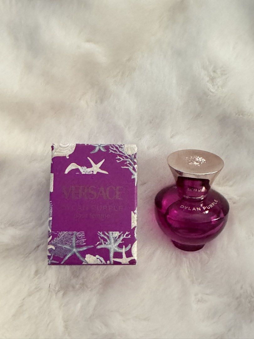 Miniature Versace Dylan Purple EDP (5ml Dabber) (Category: Fragrance & Deodorants) located in San Nicolas. Submitted by ihascat (Listing ID 1461961148, Image 1). Description: - Authentic Miniature Versace Dylan Purple EDP - 5ml dabber - Comes in its original box - Perfect for travel or trying out the fragrance - Convenient, compact size for your purse or bag.