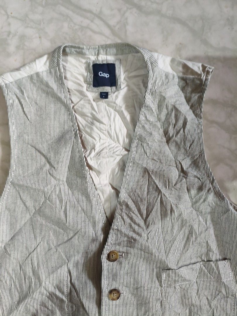 Vest Gap (Category: Others Tops) located in Butuan. Submitted by jmmthrift (Listing ID 1461891456, Image 2). Description: DM ME.
