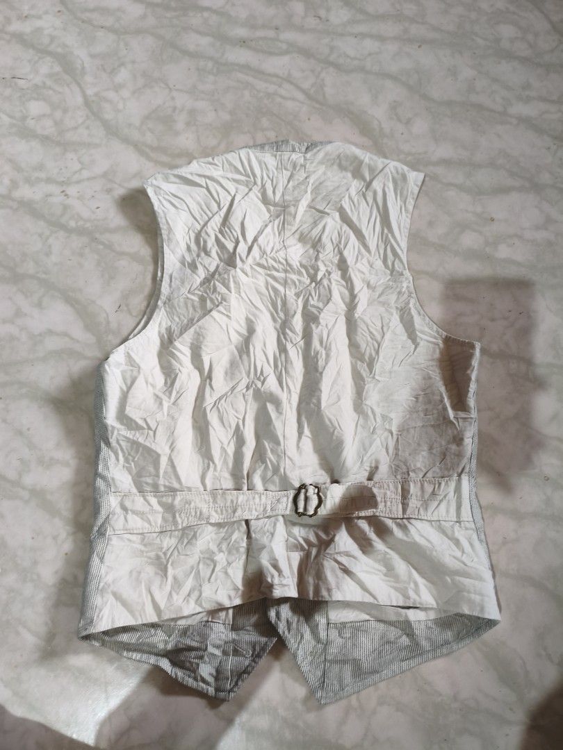 Vest Gap (Category: Others Tops) located in Butuan. Submitted by jmmthrift (Listing ID 1461891456, Image 3). Description: DM ME.