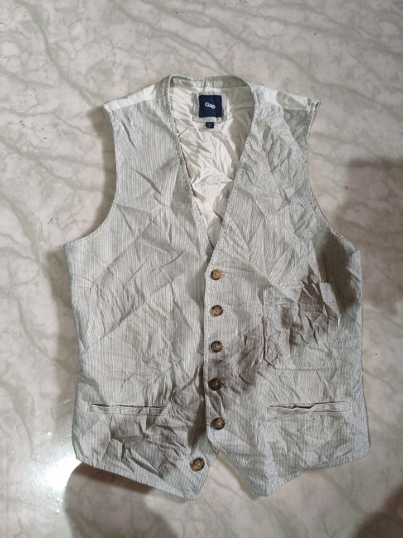 Vest Gap (Category: Others Tops) located in Butuan. Submitted by jmmthrift (Listing ID 1461891456, Image 1). Description: DM ME.