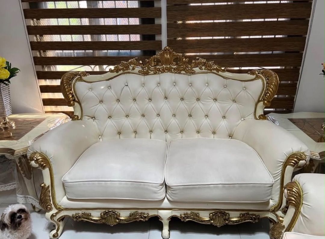 Victorian Style Sofa (Category: Sofas) located in Caloocan City. Submitted by m.cessy_001 (Listing ID 1461827945, Image 2). Description: 3-2-1 seater 2 side table 1 center table 1 console table.