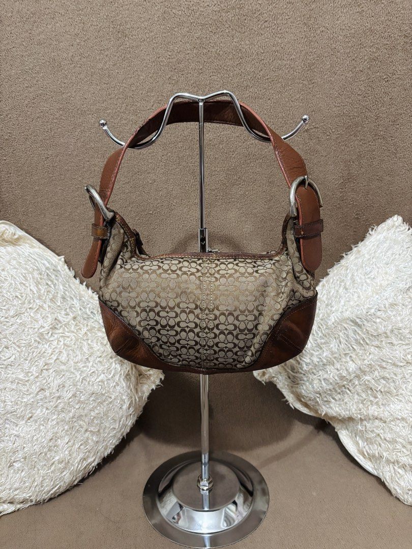 VINTAGE COACH (Category: Shoulder Bags) located in Taguig. Submitted by missjinjin (Listing ID 1461817742, Image 1). Description: Vintage Coach Soho Small Hobo Bag 📍NO COD Pm for more Details.