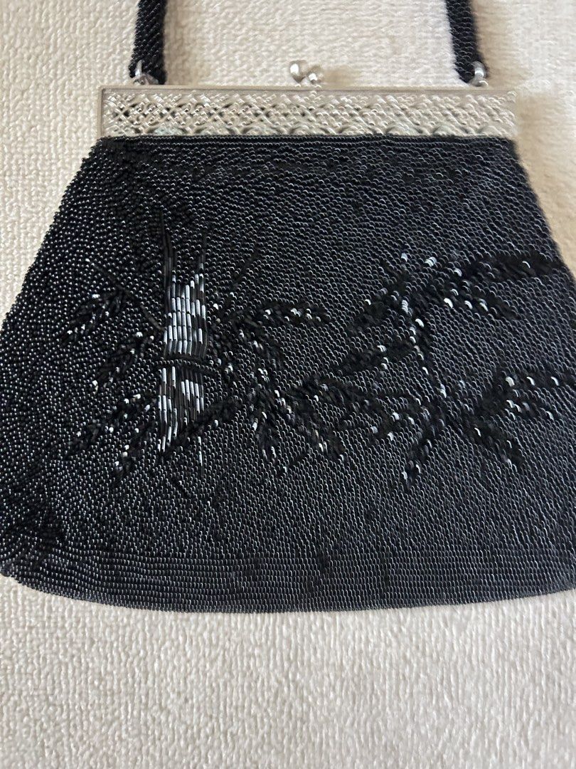 Vintage Fully Beaded bag (Category: Beach Bags) located in Quezon City. Submitted by y2klar (Listing ID 1462001961, Image 2). Description: Vintage Fully Beaded bag Length-8 Width-9 10/10 Condition no flaws.