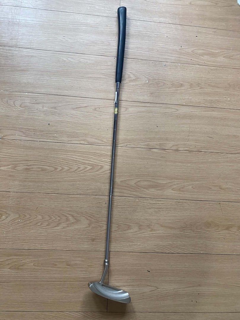 Vintage Mizuno 0805 blade golf putter (Category: Golf) located in Pasig City. Submitted by califinestcollectibles (Listing ID 1461841499, Image 3). Description: Vintage Mizuno 0805 blade golf putter SH#0010 35 inch Product Details Brand: Mizuno Model Number: 0805 Club Type: Blade-style putter Material: Metal construction with a classic finish Original/authentic From USA Pick Up at One Oasis condominium Ortigas extension pasig city Or Delivery via