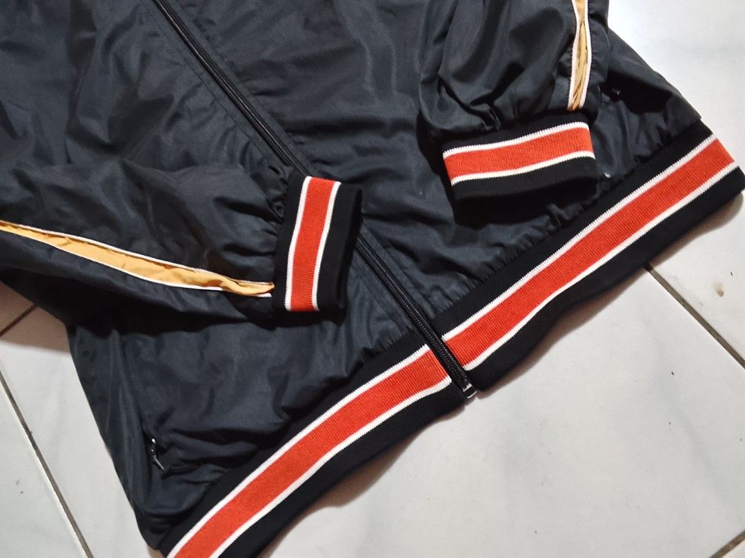 Vintage Nike Embroid Windbreaker (Category: Coats, Jackets and Outerwear) located in Cavite. Submitted by ara.thrifts (Listing ID 1461810720, Image 3). Description: Vintage Nike Jacket XL width "22" length "28" no issue bnew crispy pa 10/10 cr.
