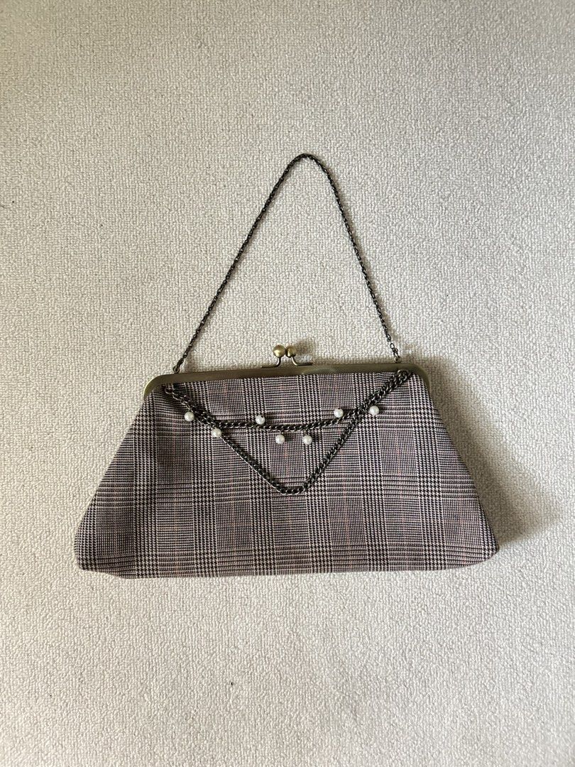 Vintage Plaid purse (Category: Shoulder Bags) located in Quezon City. Submitted by y2klar (Listing ID 1462000975, Image 1). Description: Vintage Plaid purse Length-12 Width-7 10/10 Condition no flaws..