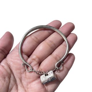 (Category: ) located in . Submitted by dalle_closet (Listing ID 1461856587, Image 1). Description: .