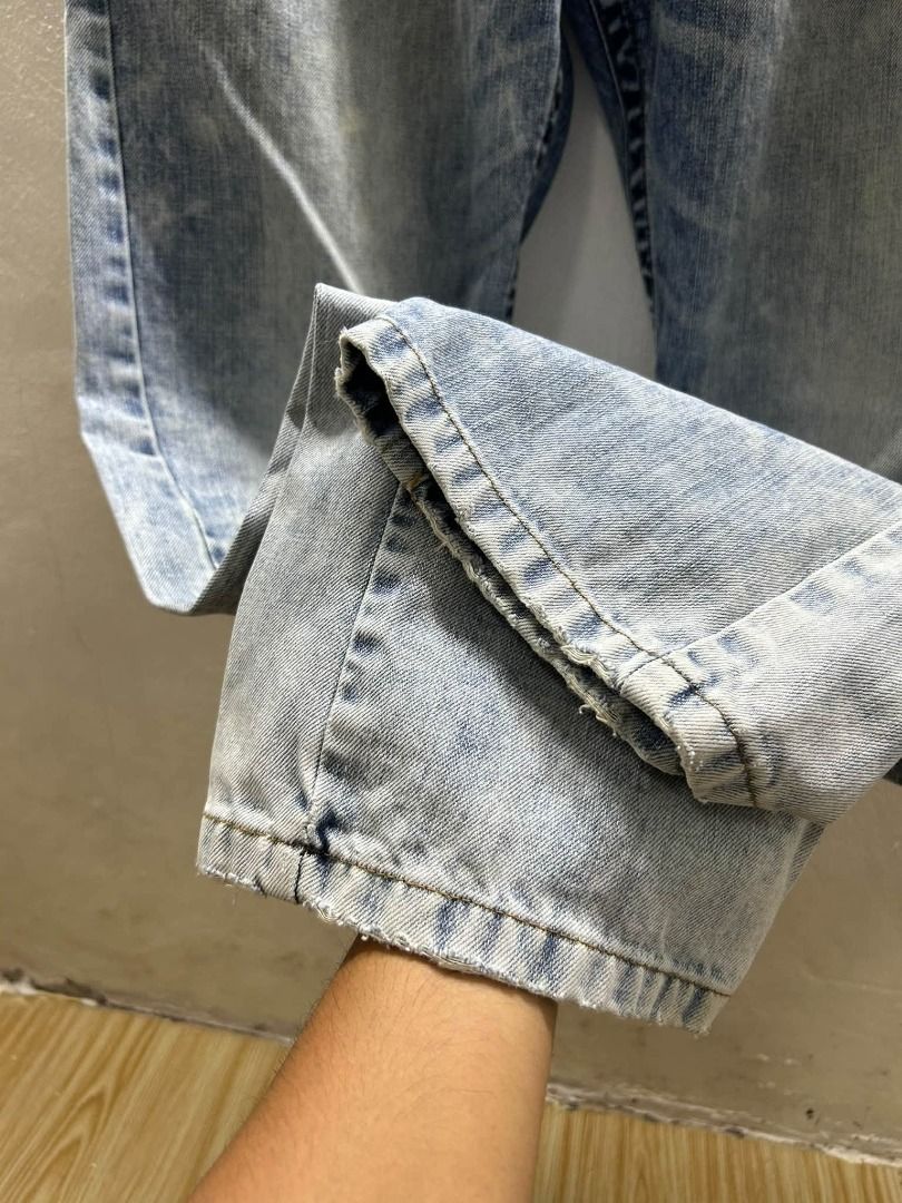VINTAGE VON DUTCH WASHED PANTS (Category: Jeans) located in Caloocan City. Submitted by j3ngsanity (Listing ID 1461958409, Image 3). Description: BEWANG 36 to 38 HABA 41 HEM 8.5 ISSUE : MIN DISTRESS ON HEM.