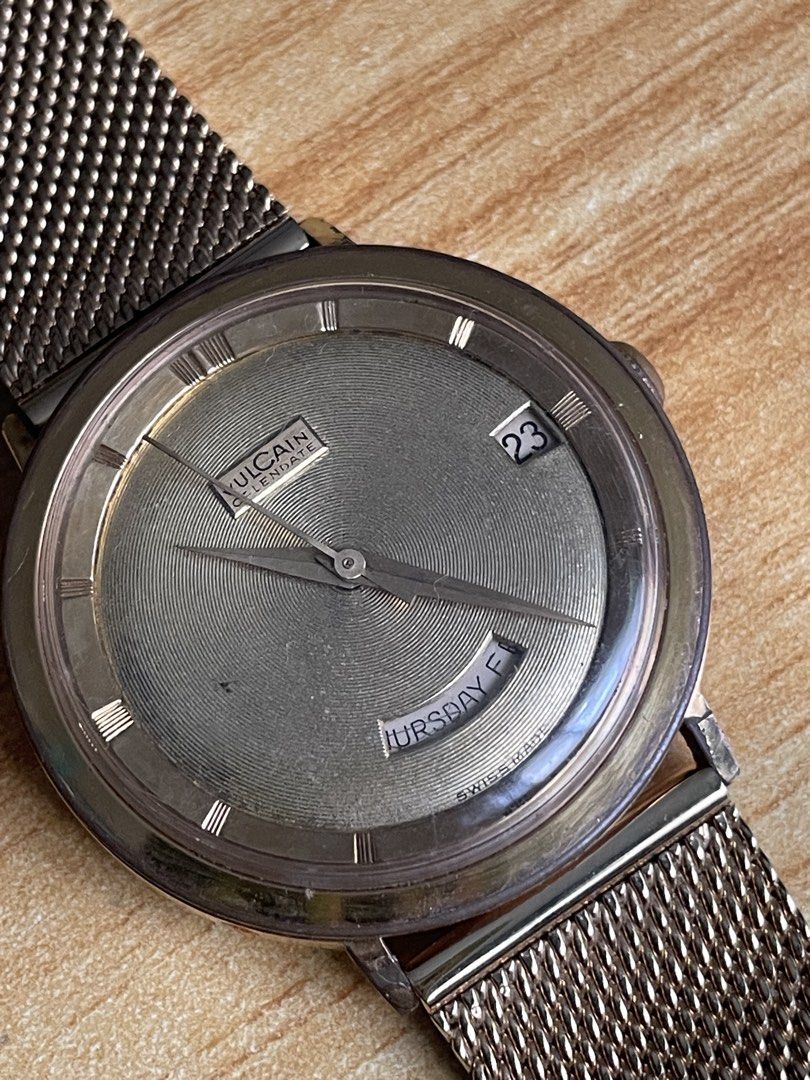 Vintage Vulcain Calendar (Category: Men's Watches) located in Taguig. Submitted by tester1x (Listing ID 1461816513, Image 3). Description: Vintage Vulcain Calendate Automatic 1960s Swiss Made 3355000 Gold color Dial Gold plated Bezel Stainless steel backcase 34mm Replacement Bracelet .