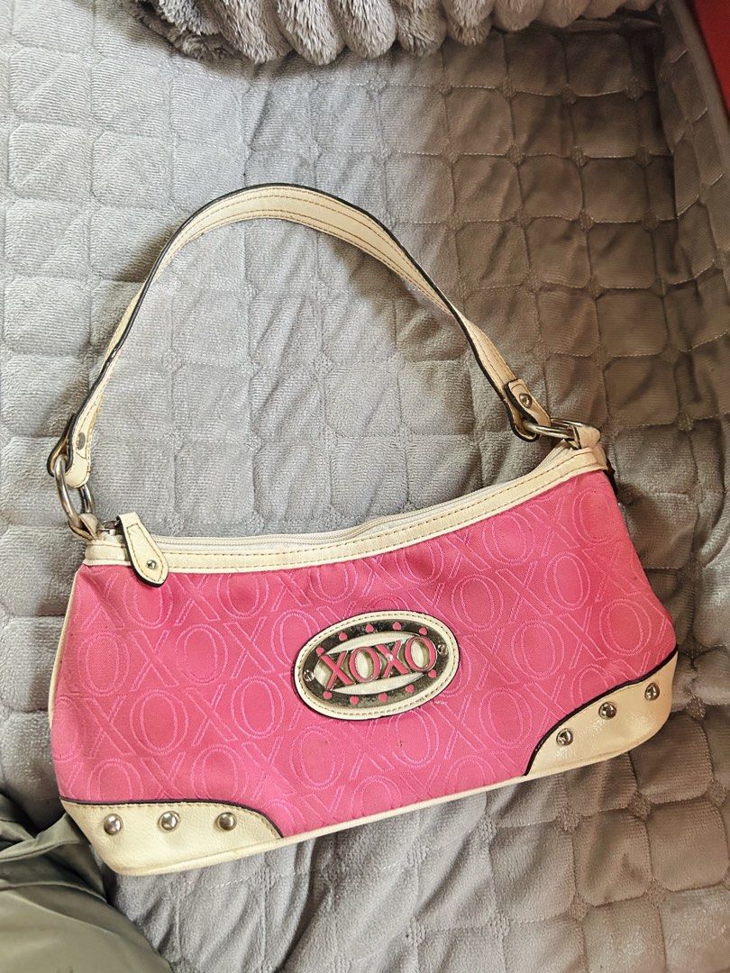 Vintage Y2k XOXO bag (Category: Shoulder Bags) located in Alaminos. Submitted by angelsnoow (Listing ID 1461890576, Image 2). Description: Fixed Price.