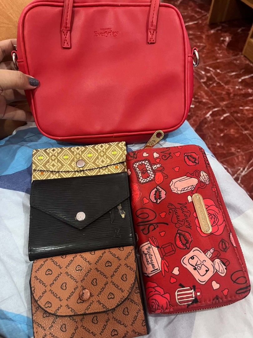 VS and Bags Bundle (Category: Luxury Bags & Wallets) located in Iloilo. Submitted by miuccisey (Listing ID 1461994297, Image 1). Description: Bundle lv black only with minimal flaws Free make up bag from bench Steal!.