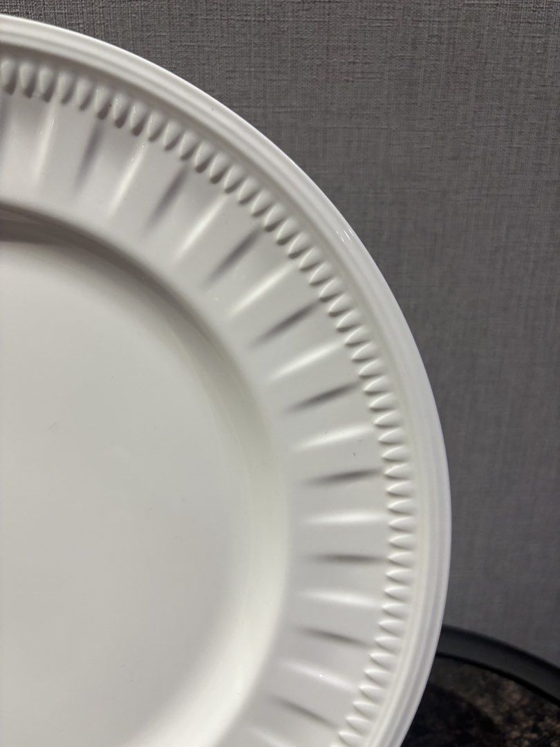 Wedgwood Colosseum Dinner Plate (Category: Dinnerware & Cutlery) located in Manila. Submitted by foundhouseph (Listing ID 1461920907, Image 2). Description: Wedgwood Colosseum Dinner Plate Price:550php Quantity: 1 pc. only Condition: in good condition. With light scratches. Dimension: 10-3/4”.