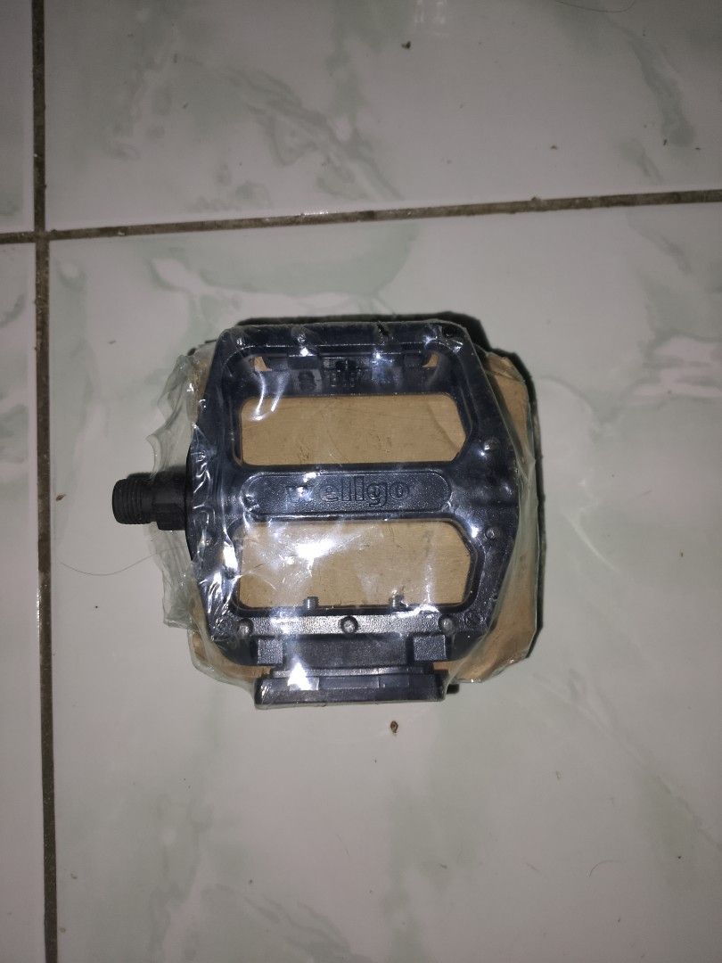 Wellgo Platform Pedals Black - Pair (Category: Bicycles) located in Manila. Submitted by caaths_collection (Listing ID 1461896772, Image 3). Description: RFS - extra stock color black .