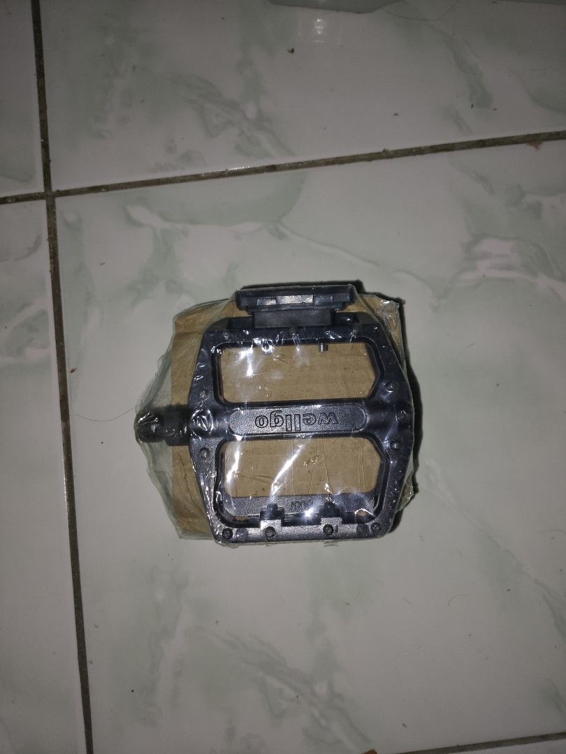 Wellgo Platform Pedals Black - Pair (Category: Bicycles) located in Manila. Submitted by caaths_collection (Listing ID 1461896772, Image 1). Description: RFS - extra stock color black .