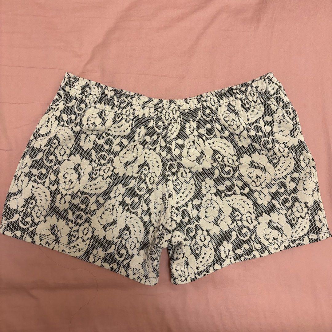 White and gray pattern classy summer beach seaside everyday shorts (Category: Shorts) located in Quezon City. Submitted by fairycatss (Listing ID 1461868007, Image 3). Description: 📌PLEASE READ 🩰Fits m-l 🩰Top is also for sale 🩰Do not hesitate to ask questions 🩰Check my page for free items if purchase is over a certain amount :) 🩰Please do manage your expectations as these are preloved 🩰No cancellation/ refunds/ returns 💵Payment method: Gc