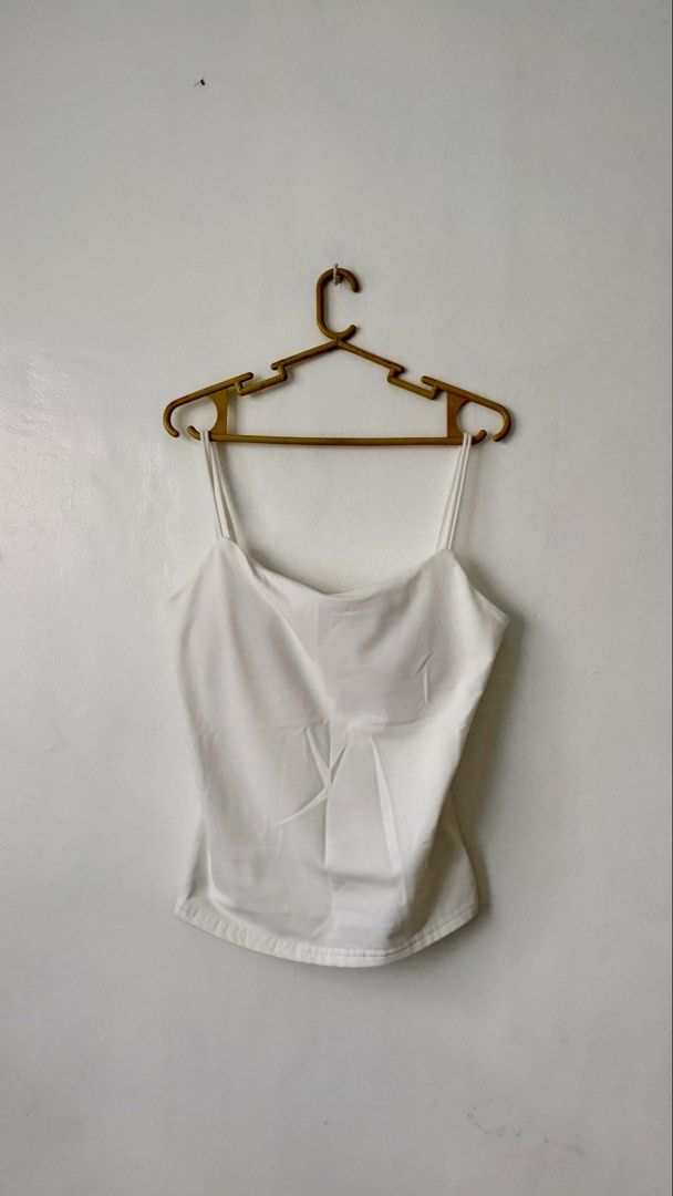 White Cami Padded Top (Category: Sleeveless) located in Cainta. Submitted by getsometin (Listing ID 1461939683, Image 1). Description: .