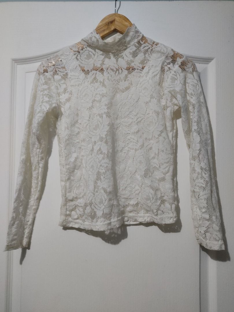 White Lace Long Sleeve Top (Category: Longsleeves) located in Cainta. Submitted by sabiishyy123 (Listing ID 1461956191, Image 1). Description: Can fit S-M size.