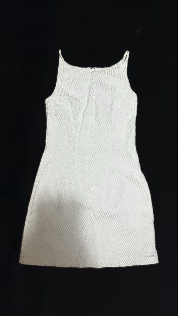 White plain dress (Category: Dresses) located in Manila. Submitted by myprelovedvault (Listing ID 1461892114, Image 1). Description: .