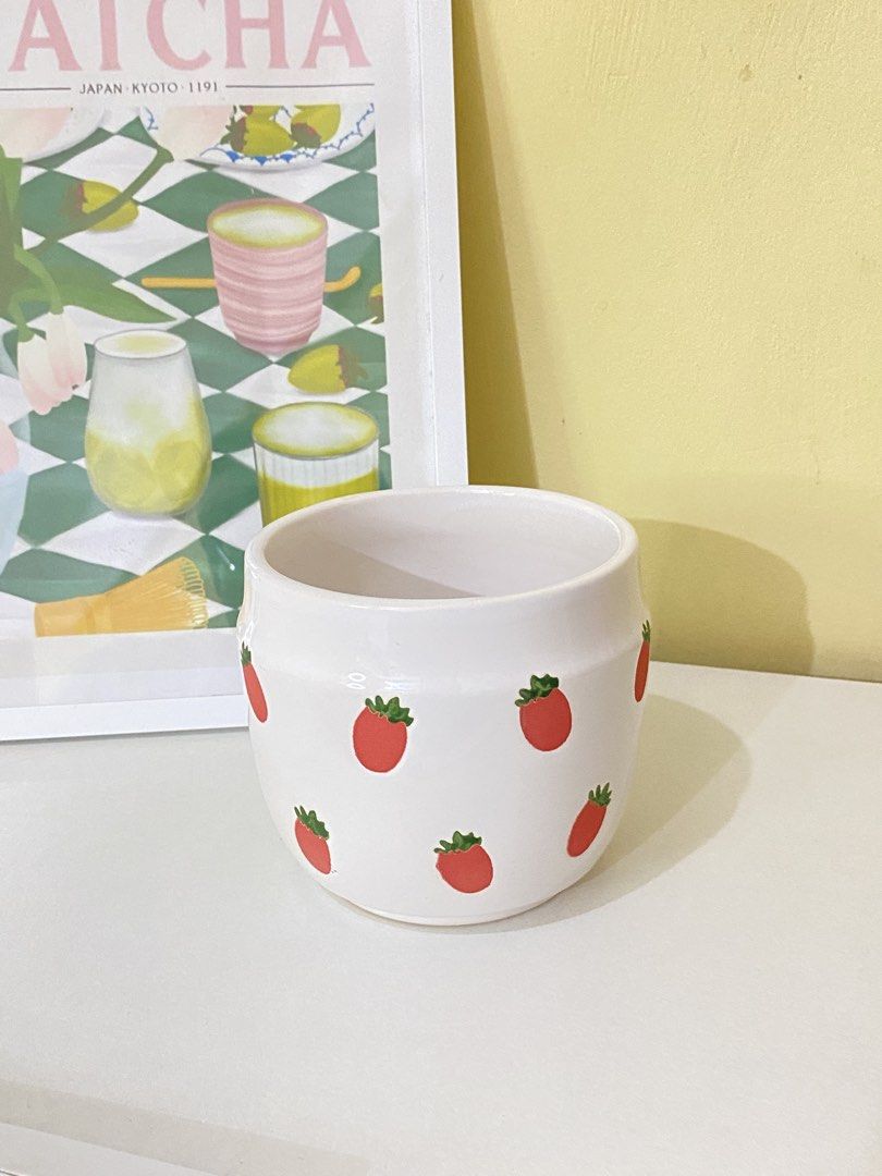 WHITE STRAWBERRY MULTIPURPOSE HOLDER/PLANTER (Category: Accessory Holder, Box & Organizers) located in Dasmarinas. Submitted by hannah.oakph (Listing ID 1461825353, Image 1). Description: .