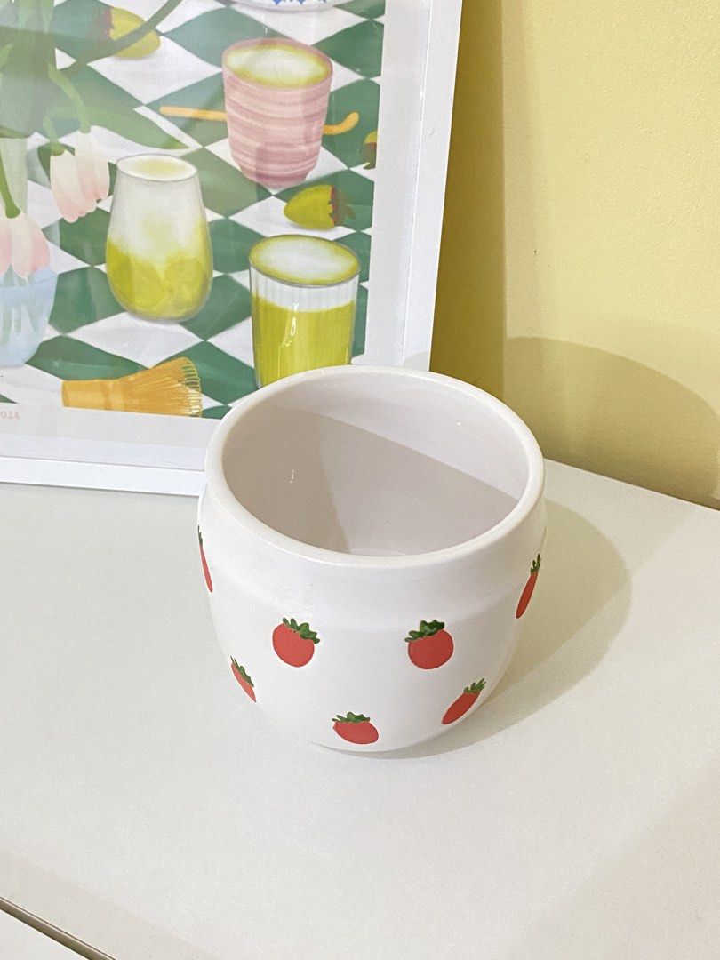 WHITE STRAWBERRY MULTIPURPOSE HOLDER/PLANTER (Category: Accessory Holder, Box & Organizers) located in Dasmarinas. Submitted by hannah.oakph (Listing ID 1461825353, Image 2). Description: .