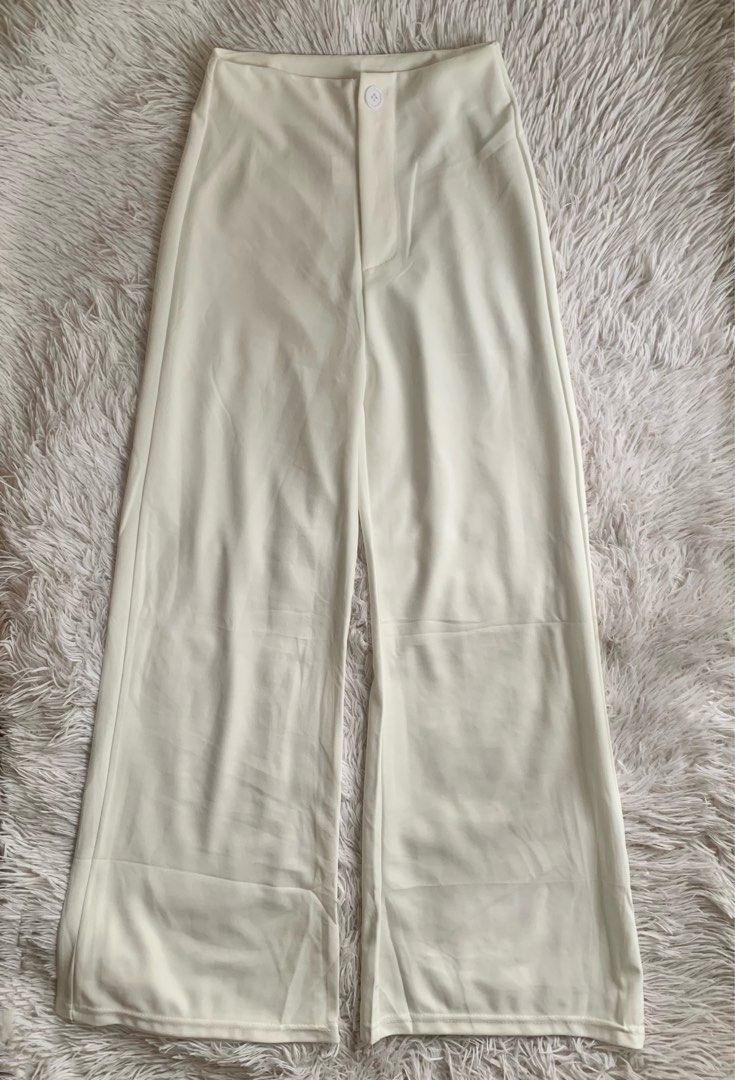 White Wide Leg Pants (Category: Other Bottoms) located in San Carlos. Submitted by findsbymiles (Listing ID 1461897602, Image 1). Description: waist: 24-27 no issues sf will be shouldered by the buyer mop: gcash | mod: jnt delivery 📍san carlos, pangasinan.